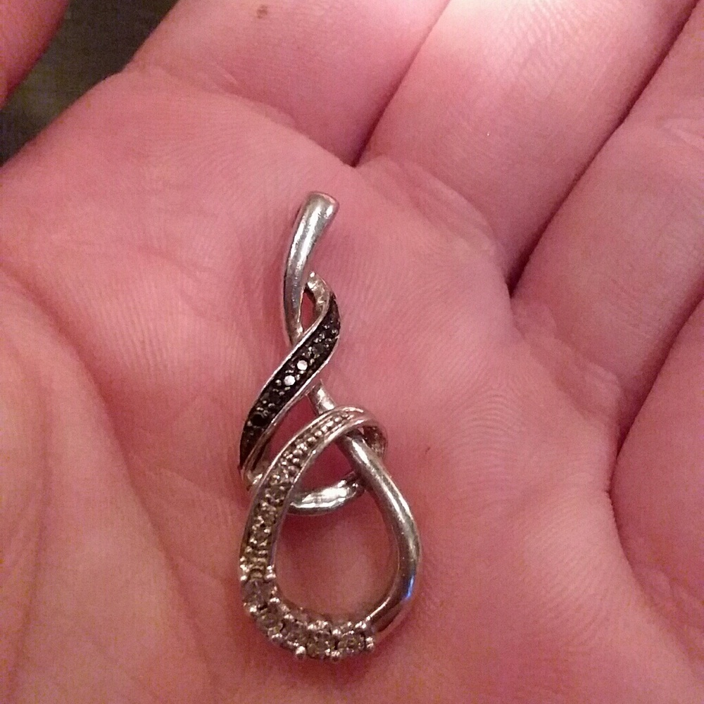 Kays necklace pendant black diamond